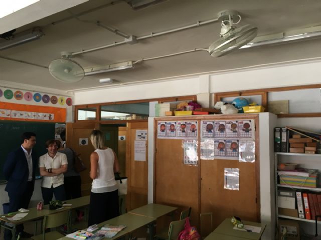 El CEIP Joaquín Carrión renueva instalación eléctrica y estrena ventiladores de techo en las aulas - 1, Foto 1