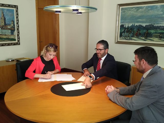 El Ayuntamiento de Molina de Segura firma el convenio con la Cámara Oficial de Comercio para la instalación de la sede en dependencias municipales - 1, Foto 1