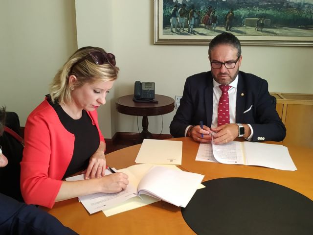 El Ayuntamiento de Molina de Segura firma el convenio con la Cámara Oficial de Comercio para la instalación de la sede en dependencias municipales - 2, Foto 2