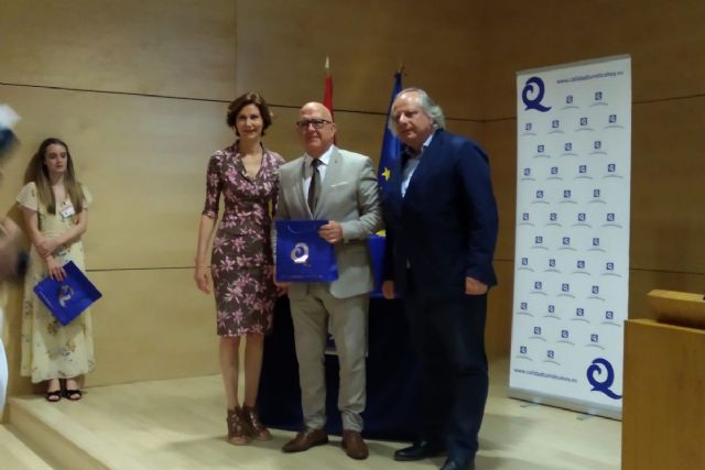 Cartagena recoge las 12 banderas Q de Calidad Turística que ondearán este verano en el municipio - 1, Foto 1