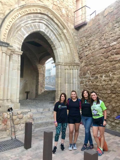 Buen ambiente en la V Ruta Senderista Nocturna solidaria Eroski, que se celebró anoche organizada por el equipo #retoyosipuedo, a beneficio de D´Genes - 1, Foto 1