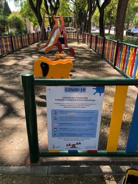 Puesta a punto de los 600 parques de los barrios y pedanías que mañana reabren a las familias murcianas - 2, Foto 2