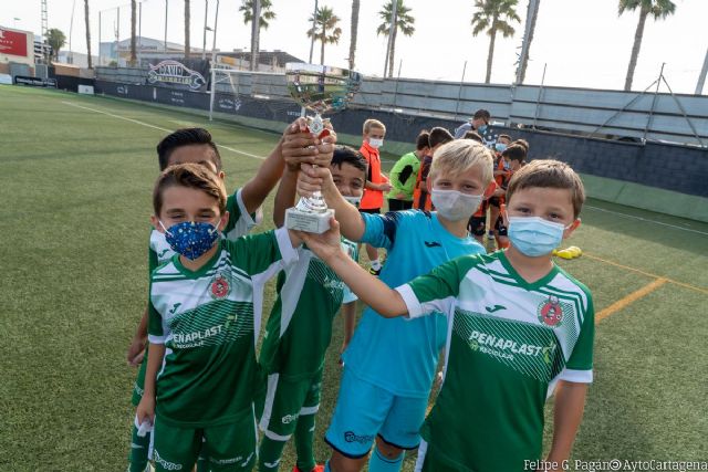Los jóvenes protagonistas del fútbol base levantan sus trofeos en el cierre de la temporada 2020-2021 - 1, Foto 1
