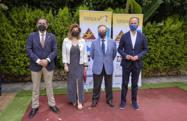 Toms Fuertes analiza la situacin econmica y empresarial espaola en la tertulia 