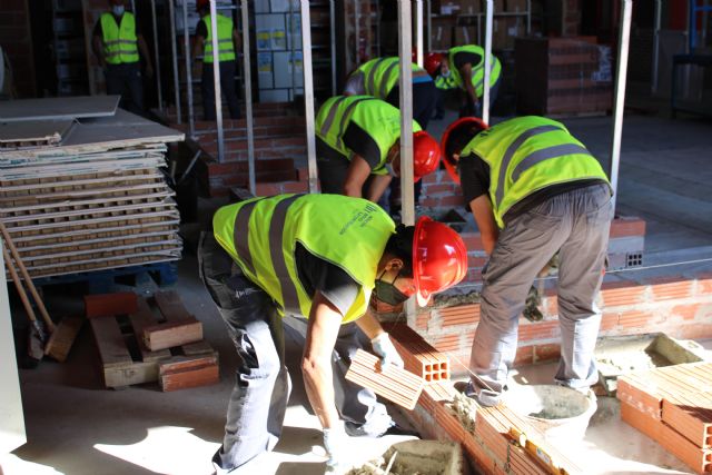 La consejera de Empleo de la Región de Murcia visita el Centro de Formación de la Fundación Laboral de la Construcción en Alhama - 4, Foto 4