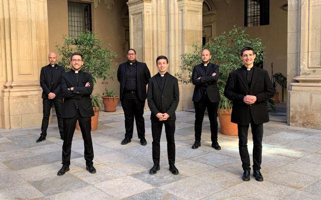 Este domingo, seis jóvenes se ordenarán sacerdotes - 1, Foto 1