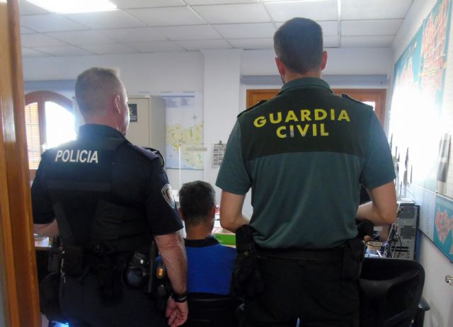 La Guardia Civil detiene en Los Alcázares al presunto autor de una decena de robos - 1, Foto 1