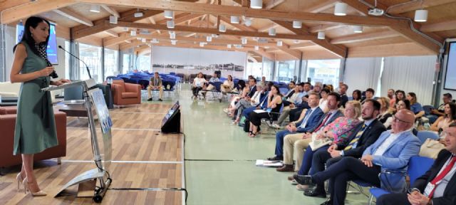 La Región celebra un foro sobre comercio para ser referente de la dinamización comercial y el turismo de compras - 1, Foto 1