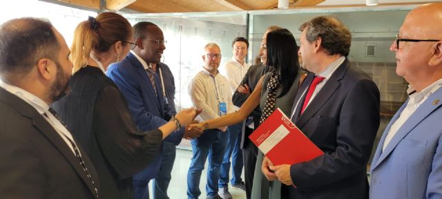 La Región celebra un foro sobre comercio para ser referente de la dinamización comercial y el turismo de compras - 2, Foto 2