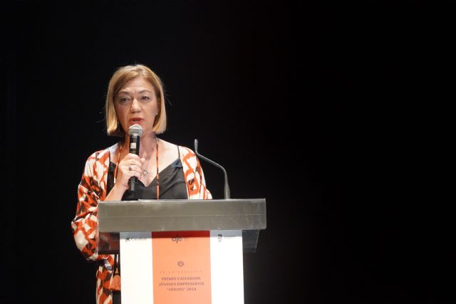 Raúl Fernández, CEO de Zambú Higiene, recoge el 25 Premio CaixaBank Jóvenes Empresarios en Jumilla - 2, Foto 2