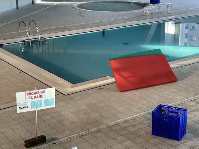 MC reclama la construcción de un acceso adaptado al vaso mediano de la piscina del Palacio de los Deportes - 1, Foto 1