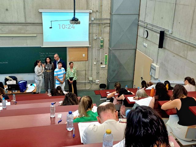 10.927aspirantes se presentan al primer examen de las oposiciones a Secundaria, que comienzan con normalidad - 2, Foto 2