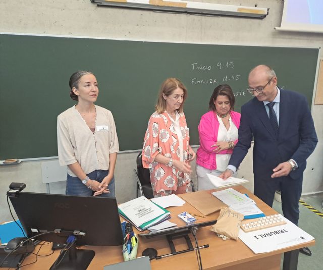 9.451 aspirantes se presentan a las oposiciones al cuerpo de Maestros, que se desarrollan con normalidad, Foto 3
