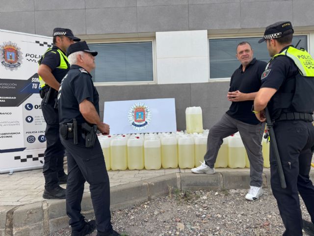 La Policía Local incauta 1.500 litros de combustible presuntamente destinados al petaqueo tras interceptar un vehículo y detener al conductor - 3, Foto 3