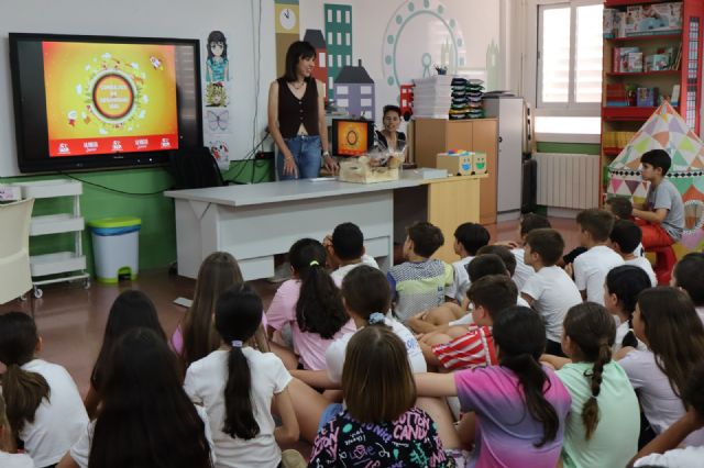 La 'Vuelta Junior' acerca el ciclismo, la educación vial y los hábitos saludables a más de un centenar de escolares lorquinos - 3, Foto 3