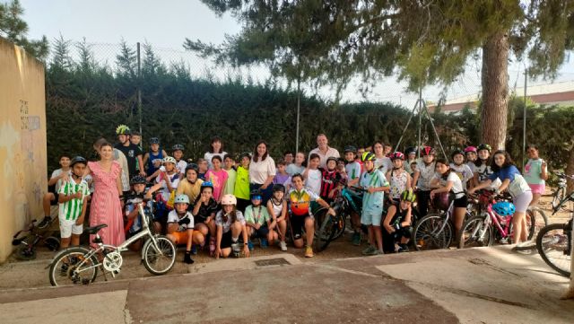 La 'Vuelta Junior' acerca el ciclismo, la educación vial y los hábitos saludables a más de un centenar de escolares lorquinos - 5, Foto 5