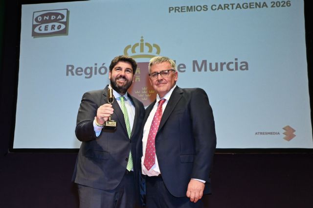 López Miras recibe la Mención de Honor de los Premios Onda Cero Cartagena y reivindica el papel de los medios “para la libertad” - 2, Foto 2