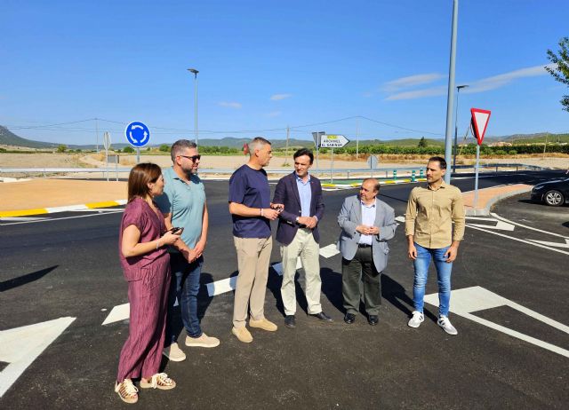 Una nueva rotonda mejora la seguridad vial en el acceso a Archivel y protege el entorno del IES Oróspeda - 2, Foto 2