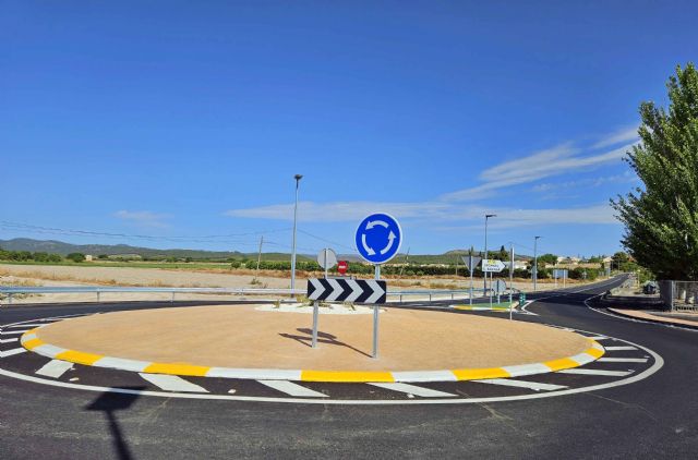 Una nueva rotonda mejora la seguridad vial en el acceso a Archivel y protege el entorno del IES Oróspeda - 3, Foto 3