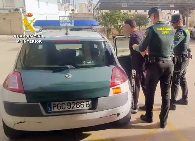 La Guardia Civil desarticula un grupo criminal que amenaz� de muerte a una pareja para que abandonara su domicilio