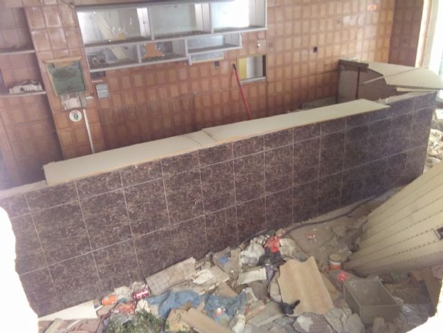 El PSOE denuncia la lamentable situación en la que se encuentra un edificio abandonado en la calle Eulogio Periago - 3, Foto 3