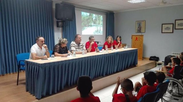 City officials attending the closing ceremony of the Summer Camp Hemophilia Association Murciana, Foto 2