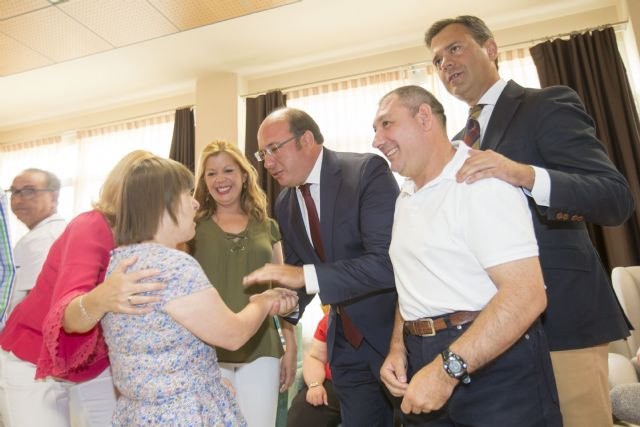 Pedro Antonio Sánchez: Mejorar la calidad de vida de quien más lo necesita es una inversión social y gran prioridad del Gobierno regional - 3, Foto 3