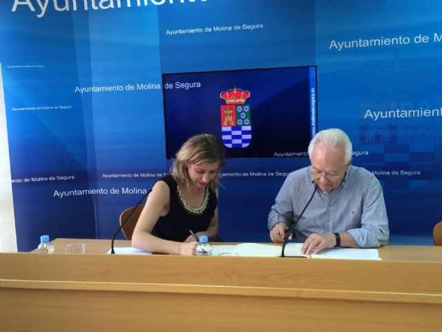 El Ayuntamiento de Molina de Segura firma una adenda al convenio de colaboración con Proyecto Hombre para programa de atención a personas con problemas de adicción - 3, Foto 3
