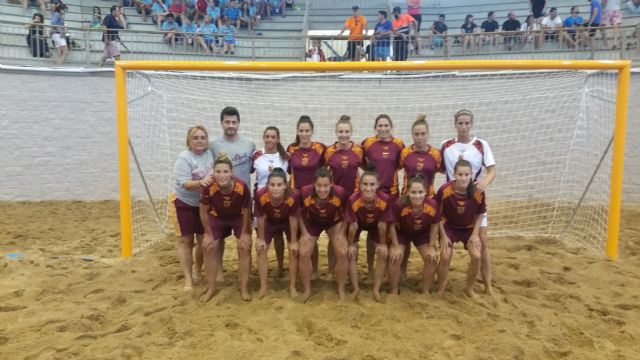 Goleada de la selección femenina, en la jornada inaugural del Nacional de fútbol playa - 1, Foto 1