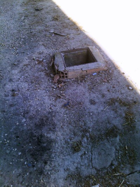 Ahora Murcia denuncia el abandono del jardín al norte de la contraparada, lleno de suciedad y en un estado lamentable e insalubre - 3, Foto 3