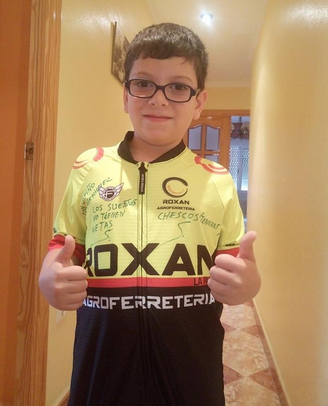 El ciclista Chescos Romera dar visibilidad a la mastocitosis luciendo una camiseta en las carreras en las que participe, Foto 3