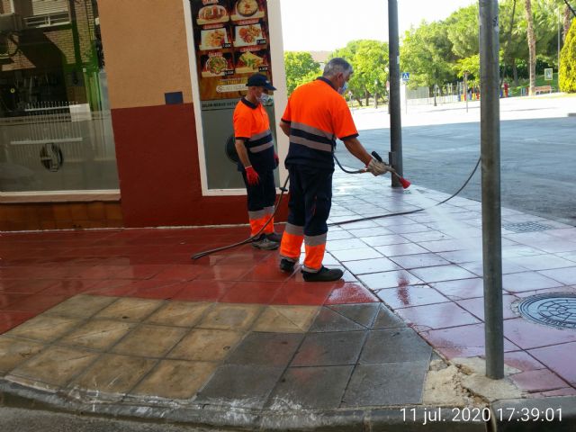 El Ayuntamiento de Molina de Segura lleva a cabo un exhaustivo procedimiento de limpieza y desinfección en los seis mercados semanales del municipio - 2, Foto 2