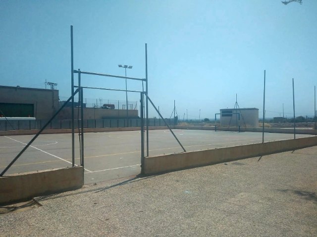 [Adjudican las obras de sustitución del vallado de la pista polideportiva del Centro “José Moyá Trilla”