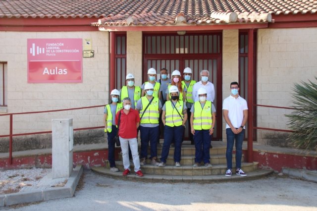 La Fundacin Laboral de la Construccin recibe a los alumnos del Programa Mixto de Recuperacin del patrimonio y paisaje cultural de Alhama, Foto 1