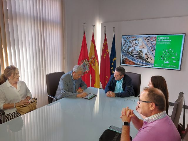 Alcantarilla se suma a la campaña 'Espacios sin humo' de la Asociación Española Contra el Cáncer - 1, Foto 1