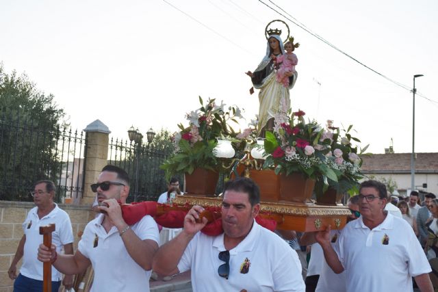 La procesión de la patrona pone el broche de oro a las fiestas del barrio del Carmen - 2, Foto 2