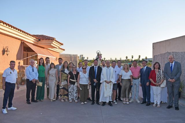 La procesión de la patrona pone el broche de oro a las fiestas del barrio del Carmen - 4, Foto 4