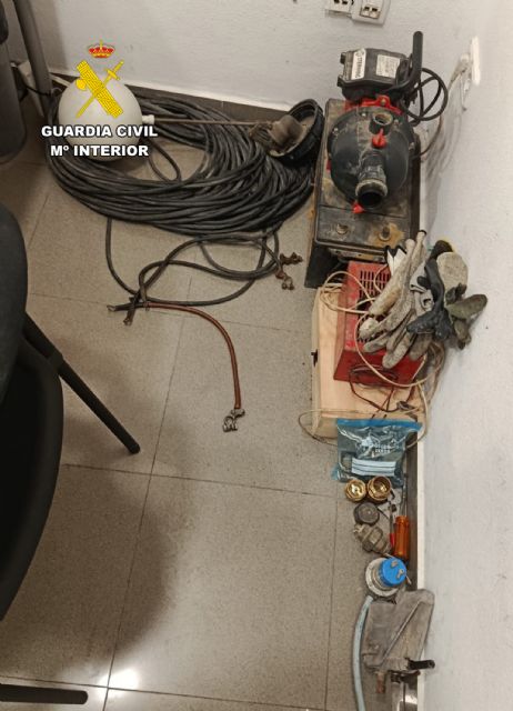La Guardia Civil desmantela un grupo delictivo que robaba en casas de campo de Mula - 4, Foto 4