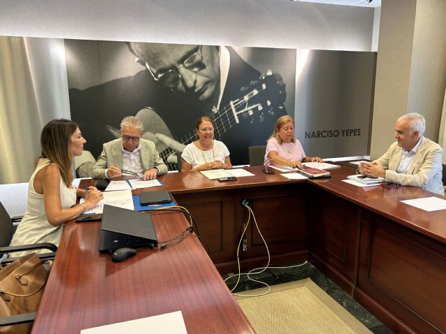 Los grupos parlamentarios presentan un total de 281 enmiendas parciales al Proyecto de Ley de Presupuestos para 2025 - 2, Foto 2