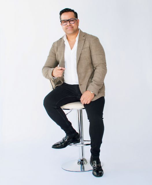 Miguel Petit Debuta como autor con Entre acordes y estrategias - 3, Foto 3