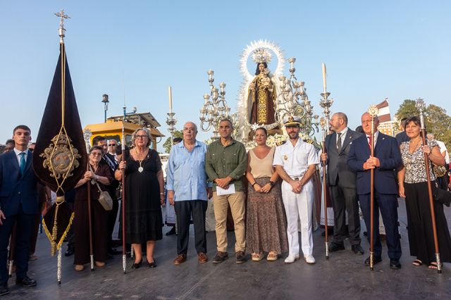 Triana vuelve a contemplar su historia navegar sobre las aguas del Guadalquivir - 5, Foto 5