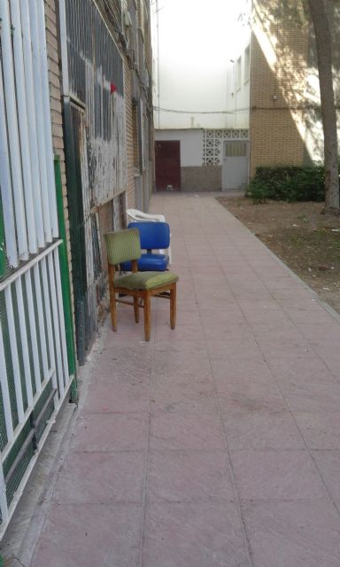 IU-Verdes denuncia la ejecución chapucera de las obras de regeneración de Los Ángeles - 4, Foto 4