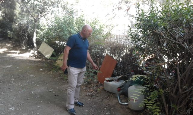 IU-Verdes denuncia la ejecución chapucera de las obras de regeneración de Los Ángeles - 5, Foto 5