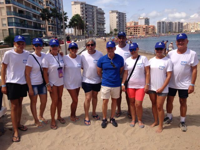 Cerca de 400 voluntarios recogen más de 9.500 kilos de residuos en la playa y fondo marino de Ensenada del Esparto, en La Manga del Mar Menor - 1, Foto 1