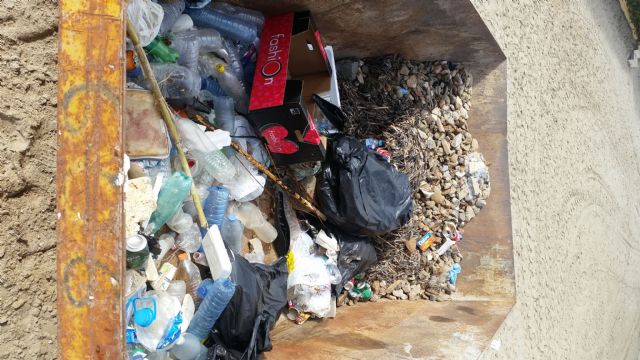 Cerca de 400 voluntarios recogen más de 9.500 kilos de residuos en la playa y fondo marino de Ensenada del Esparto, en La Manga del Mar Menor - 2, Foto 2