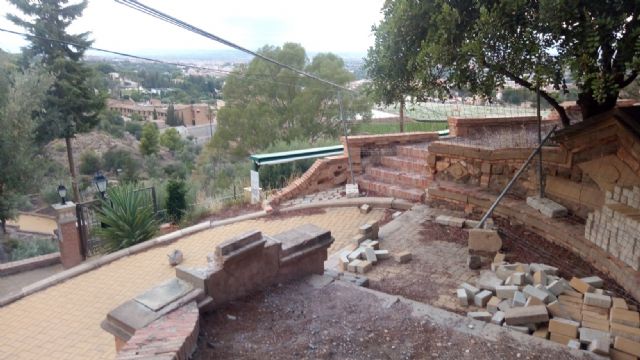 Ahora Murcia reclama la limpieza de basuras y escombros del recinto del santuario de la Fuensanta y la apertura del mirador de la casa del cabildo, junto a quitapesares - 1, Foto 1