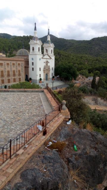 Ahora Murcia reclama la limpieza de basuras y escombros del recinto del santuario de la Fuensanta y la apertura del mirador de la casa del cabildo, junto a quitapesares - 2, Foto 2
