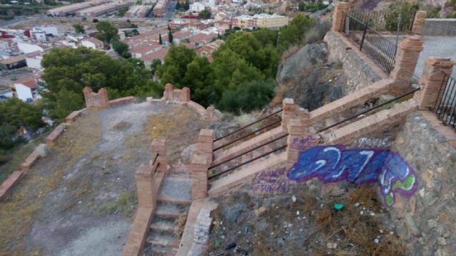 Ahora Murcia reclama la limpieza de basuras y escombros del recinto del santuario de la Fuensanta y la apertura del mirador de la casa del cabildo, junto a quitapesares - 4, Foto 4