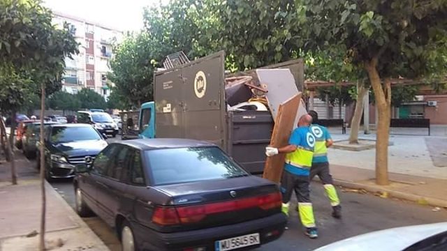 El servicio gratuito de recogida de enseres retiró el pasado año casi 6.000 toneladas de residuos voluminosos en la vía pública - 2, Foto 2