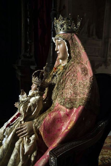 Segundo Bésanos que sustituyó por una reverencia a la Virgen de los Reyes ante de su regreso a su camarín - 1, Foto 1